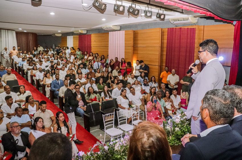 Dia do “Sim” celebra o amor de 98 casais no Cabo de Santo Agostinho Na primeira cerimônia coletiva de 2025, casais em situação de vulnerabilidade oficializam a união civil com apoio da Prefeitura e do CEJUSC; ação garante cidadania e segurança jurídica.