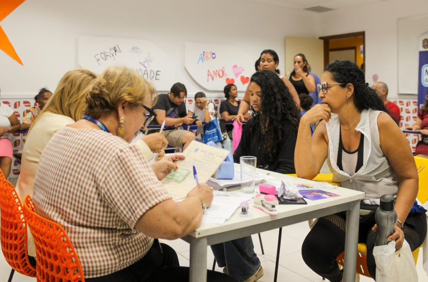 Caravana das Juventudes da SCJ-PE leva serviços para Riacho das Almas, nesta terça-feira (17) Emissão de certidões, atualização da carteira de vacinação, além de cadastro em programas estaduais de qualificação são alguns dos serviços disponíveis.