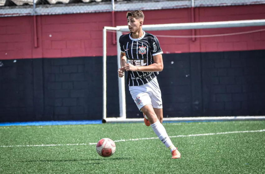 Aos 15 anos, zagueiro Sami Hadi busca segundo título com o Corinthians na Paulista Cup Sub-16 Com apenas quatro meses no clube, defensor de 1,90m já conquistou a Copa Ouro Sub-17 e é destaque na equipe de transição comandada por Finazzi.
