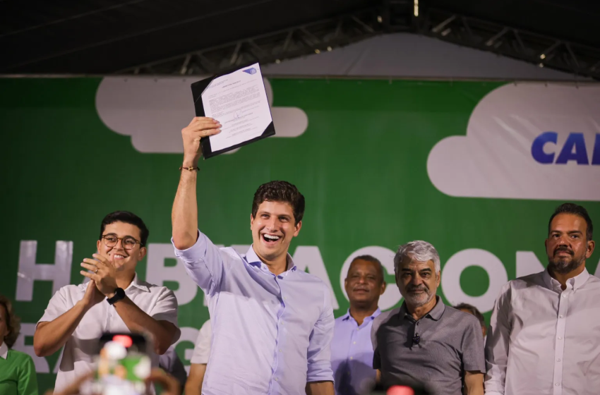  João Campos anuncia construção de 280 apartamentos na comunidade de Caranguejo TabaiaresPrefeito João Campos – Fotos: Edson Holanda/Prefeitura do RecifeJoão Campos anuncia construção de 280 apartamentos na comunidade de Caranguejo Tabaiares Obra beneficiará cerca de 1,4 mil pessoas com moradia digna em ZEIS dos bairros de Afogados e Ilha do Retiro, com investimento de R$ 53,7 milhões.