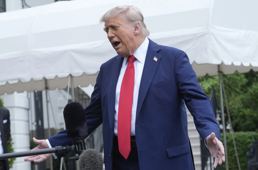 Trump fala em “grande chance” de acordo entre Irã e Israel antes da Cúpula do G7 Embarcando para o G7 no Canadá, presidente dos EUA surpreende ao sugerir possível entendimento entre Irã e Israel, mas afirma que “às vezes os países precisam lutar entre si”; Lula confirma presença e terá encontro com Zelenski.