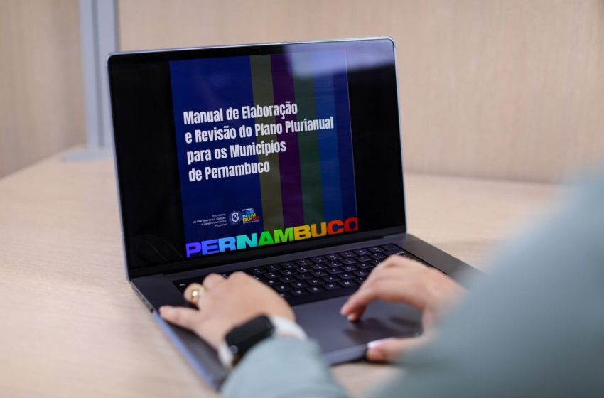 Seplag-PE lança manual para apoiar municípios na elaboração do Plano Plurianual Publicação orienta gestores municipais com exemplos práticos e modelos de formulários, reforçando o compromisso do Governo de Pernambuco com a governança regional.