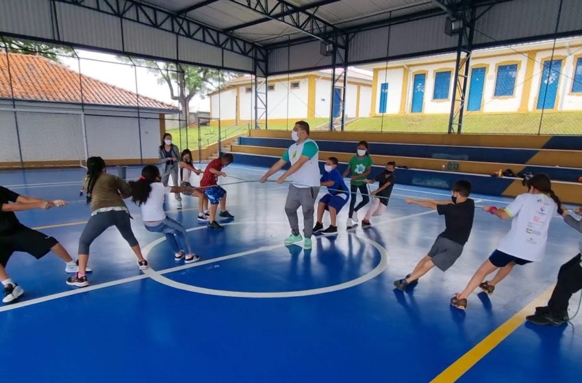 Festival de Férias do IEE agita mais de 7 mil crianças e jovens em três estados As atividades são realizadas em 27 núcleos do Projeto Rede de Núcleos do Instituto Esporte e Educação, em São Paulo, Rio de Janeiro e Pernambuco, movimentando os alunos ao longo do mês de julho.
