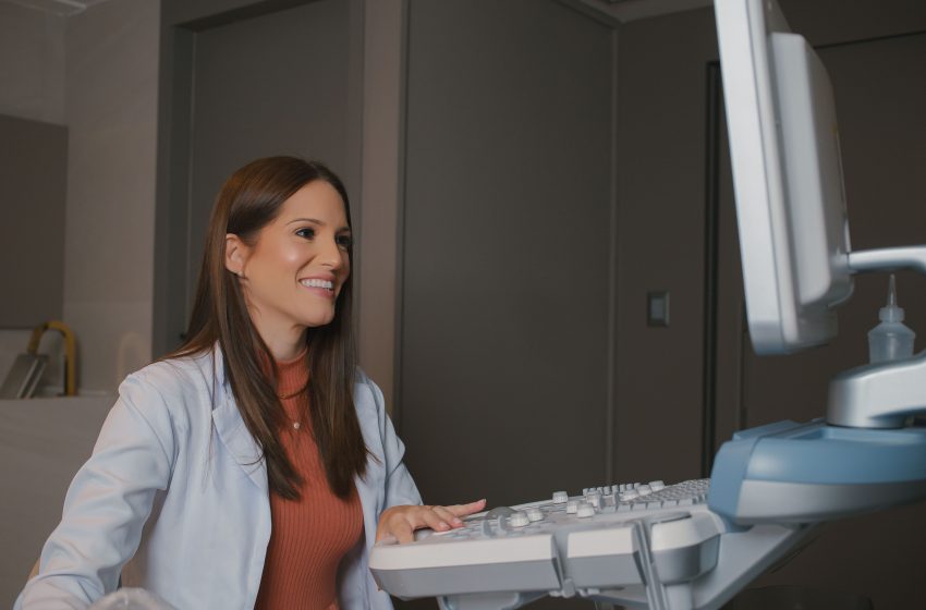 Gravidez após os 40: médica explica mitos, verdades e avanços da reprodução assistida Cresce o número de brasileiras que se tornam mães após os 40 anos; especialista detalha cuidados, técnicas como a FIV e chances de sucesso.