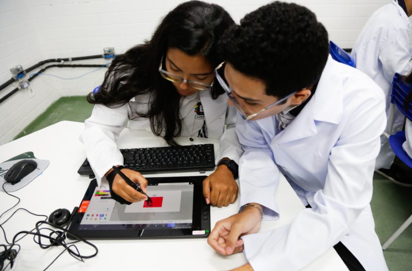  Pernambuco se destaca na formação e fixação de talentos com programa estadual de R$ 1,04 bilhão Estado aposta na interiorização da tecnologia, estímulo ao empreendedorismo e soluções inovadoras para se destacar no cenário nacional.