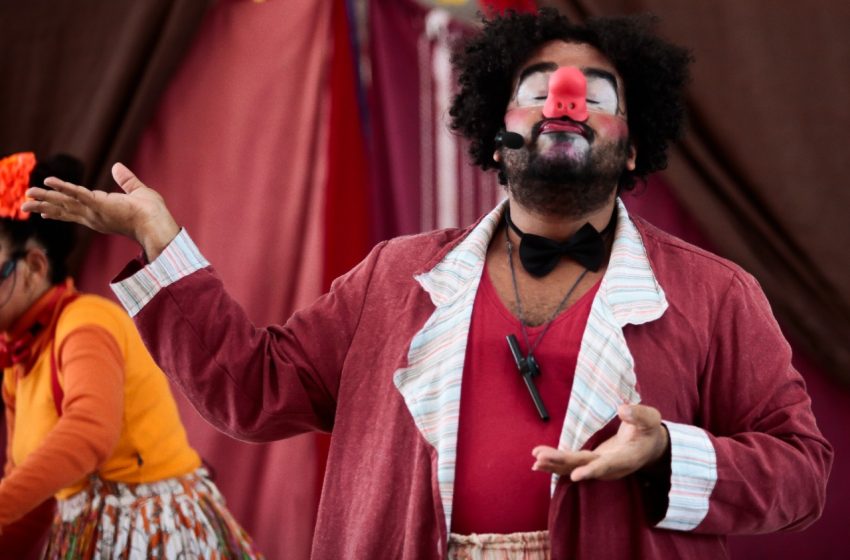  Espetáculo circense “Sem Nome – o Desempregado” leva poesia e riso às escolas públicas de Camaragibe e Palmares Montagem de Flávio Santana propõe reflexão sobre perdas, recomeços e afetos no pós-pandemia com apresentações gratuitas e acessíveis durante as férias de julho.
