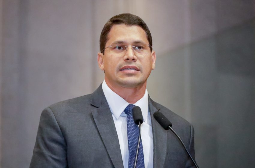 Após prisão de Oruam, deputado de Pernambuco cobra aprovação da Lei que proíbe uso de verba pública em shows que incentivem o crime Pastor Júnior Tércio defende urgência na tramitação do PL 2589/2025, que proíbe apoio estatal a eventos para jovens que promovam o tráfico e o crime organizado.