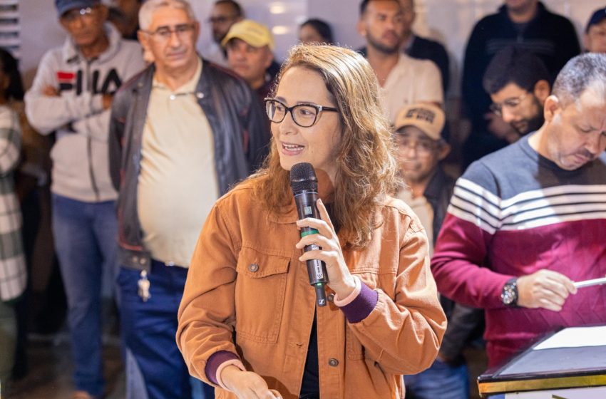 Capoeiras ganha nova praça na comunidade da Maniçoba com apoio da deputada Débora Almeida Obra foi viabilizada por emenda de R$ 300 mil da parlamentar e celebra um antigo sonho dos moradores; nova ambulância também será destinada ao município.