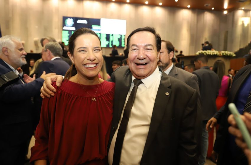 Izaías Régis acompanha Raquel Lyra em Garanhuns na entrega de títulos e ampliação do Leite Para Todos Deputado participa da entrega de 575 escrituras nos bairros Heliópolis e Santa Rosa e da assinatura do edital que amplia programa de segurança alimentar no Agreste.