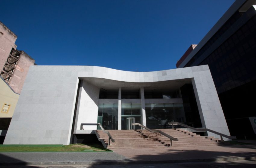  Alepe realiza seminário em Gravatá para capacitar servidores e aprimorar atendimento à população Evento acontece de 30 de julho a 1º de agosto no Hotel Canariu’s, com palestras sobre gestão, comunicação institucional e fortalecimento do trabalho parlamentar.