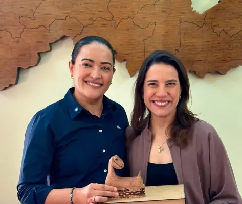  Raquel Lyra inaugura sistema de abastecimento de água em Henrique Dias, Sertânia, no dia 1º de agosto Obra amplia cobertura hídrica em região historicamente atingida pela seca e integra ações do Governo de Pernambuco em parceria com a Prefeitura de Sertânia.