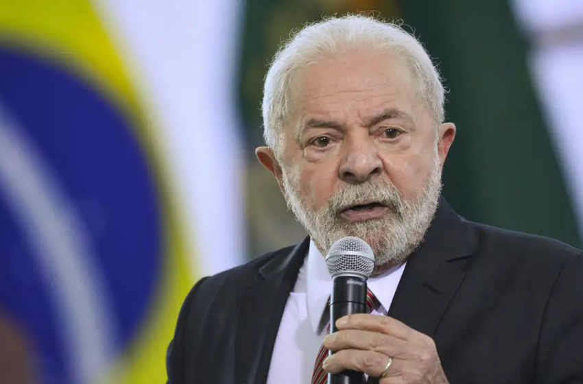 Lula cria comitê para proteger economia brasileira diante de tarifas dos EUA Grupo interministerial será presidido por Alckmin e ouvirá setores empresariais já nesta terça (15) para formular contramedidas.