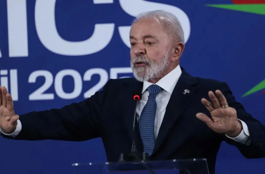 Lula responde a Trump e ameaça retaliação com Lei da Reciprocidade após ameaça tarifária Presidente brasileiro reagiu a carta de Donald Trump que justificava tarifa de 50% sobre produtos do Brasil com base em decisões do STF e processo contra Bolsonaro. Governo convocou reunião de emergência e promete resposta firme.