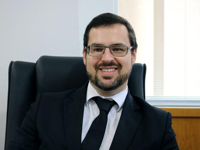 ECA completa 35 anos com avanços históricos e grandes desafios à efetivação dos direitos Defensor Público Federal André Naves destaca conquistas do Estatuto da Criança e do Adolescente, mas alerta para desigualdades persistentes e necessidade de investimentos e políticas públicas eficazes.