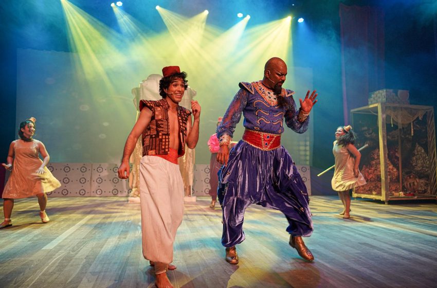  Musical infantil “Aladdin – O Musical” chega ao Teatro Luiz Mendonça neste domingo Espetáculo cantado ao vivo promete encantar crianças e famílias com magia, romance e aventuras em Agrabah.