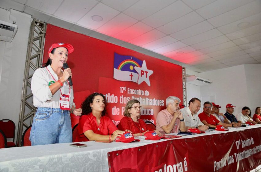  Márcia Conrado assume vaga na direção nacional do PT e reforça compromisso com Serra Talhada Prefeita participou de agenda partidária em Pernambuco entre os dias 22 e 24, que marcou a posse do novo diretório estadual do PT, e destacou gratidão e responsabilidade em representar sua cidade e o povo pernambucano.
