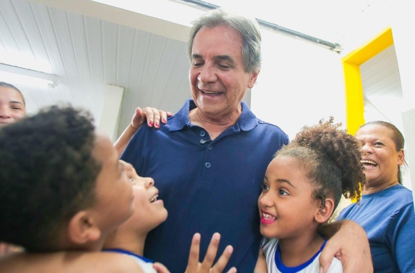  Prefeitura de Ipojuca lança projeto “Olhar para o Futuro” para beneficiar mais de 11 mil alunos com cuidados oftalmológicos Iniciativa das Secretarias de Saúde e Educação vai realizar triagem visual, consultas oftalmológicas e entregar óculos gratuitos a estudantes de 6 a 12 anos da rede municipal.