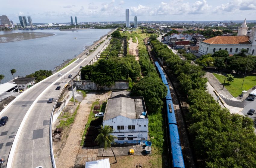  Recife promove seminário para definir uso do Parque da Memória Ferroviária Evento nos dias 11 e 12 de agosto reúne especialistas, sociedade civil e órgãos públicos para planejar a gestão e preservação de área histórica que integra o Novo Cais.