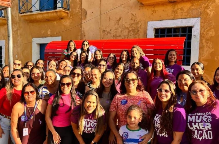  Sirinhaém recebe Circuito Banco Vermelho e reforça luta contra o feminicídio Ação promovida pela Secretaria da Mulher de Pernambuco e Instituto Banco Vermelho leva conscientização, escuta e apoio à população, homenageando vítimas e fortalecendo políticas públicas.