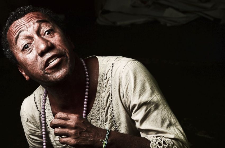 Recife celebra legado de Naná Vasconcelos e Miró da Muribeca com música, poesia e cinema Homenagens aos mestres pernambucanos acontecem nos dias 2, 6 e 9 de agosto com programação gratuita no Muafro e Bar Super 8, encerrando com cortejo no Centro da cidade.