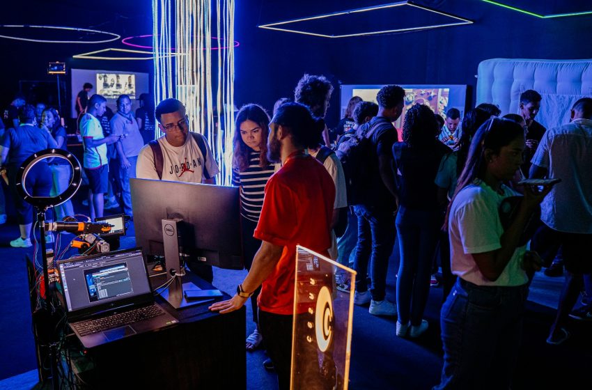  Rolê REC’n’Play chega a Caruaru com mais de 150 horas de programação gratuita sobre inovação e tecnologia Edição especial do “Carnaval do Conhecimento” inaugura sede do Porto Digital Caruaru e oferece oficinas, arenas temáticas e competições de robótica e eSports.