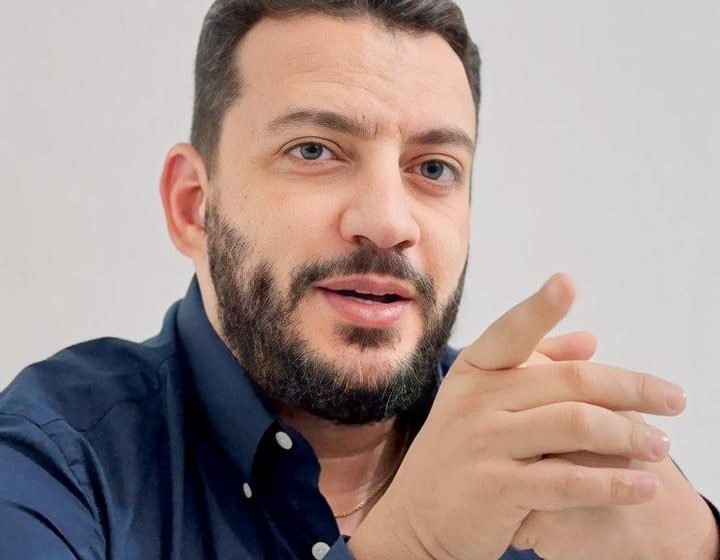  Robson Ouro Preto consolida liderança na comunicação do Nordeste com maior rede de portais da região Fundador do Portal PE News e CEO do Sistema de Comunicação de Pernambuco, empresário amplia atuação com mais de 120 portais regionais e nacionais, tornando-se referência no jornalismo digital brasileiro.