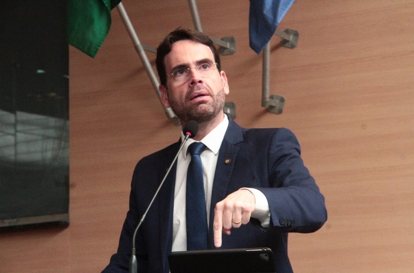  Eduardo Moura abre semestre legislativo cobrando inclusão de crianças com TEA e ações para moradores em situação de rua Vereador destaca balanço de ações durante o recesso, critica falhas nas políticas públicas de saúde, educação e transporte, e reforça compromisso com diálogo e fiscalização.