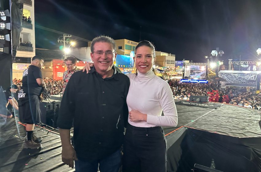  Em Pesqueira, Luciano Duque celebra cultura, turismo e prevenção às drogas ao lado de Raquel Lyra Deputado acompanhou visitas culturais, formatura do Proerd e abertura do Festival Pernambuco Meu País, reforçando o compromisso com a educação, a cidadania e o fortalecimento da economia local.