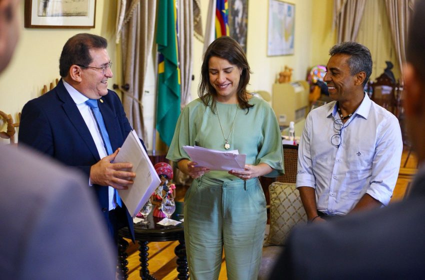  Luciano Duque comemora conquista da Escola Técnica Estadual em Pesqueira Anúncio feito pela governadora Raquel Lyra atende a antiga demanda do município; investimento previsto é de R$ 25 milhões.