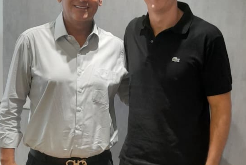  Deputado Fabrício Ferraz declara apoio a Miguel Coelho para o Senado em 2026 Parlamentar de Floresta destaca experiência administrativa do ex-prefeito de Petrolina e reforça aliança política voltada ao desenvolvimento do Sertão pernambucano.