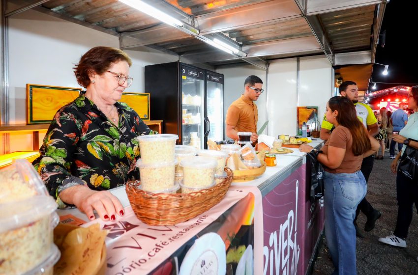  River Festival 2025 promove encontro de sabores, cultura e empreendedorismo em Petrolina Evento gratuito acontece de 7 a 9 de agosto no estacionamento do River Shopping e valoriza a identidade sertaneja com gastronomia regional, feira de artesanato e atrações culturais.