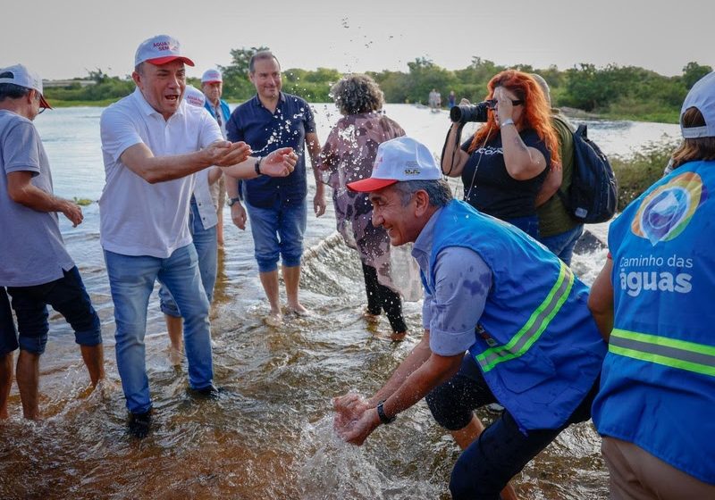  Águas do Rio São Francisco chegam ao Rio Grande do Norte e levam segurança hídrica ao Seridó Ministro Waldez Góes aciona válvula na Barragem de Oiticica em ato histórico junto à governadora Fátima Bezerra, beneficiando milhares de famílias após anos de espera.