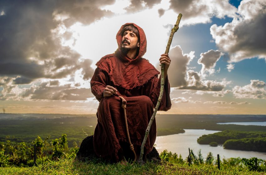  Musical “Francisco, um Instrumento de Paz” estreia no Teatro Guararapes em setembro Encenação dirigida por Roberto Costa narra a vida de São Francisco de Assis com música ao vivo, grande elenco e mensagem de fé, amor e esperança.