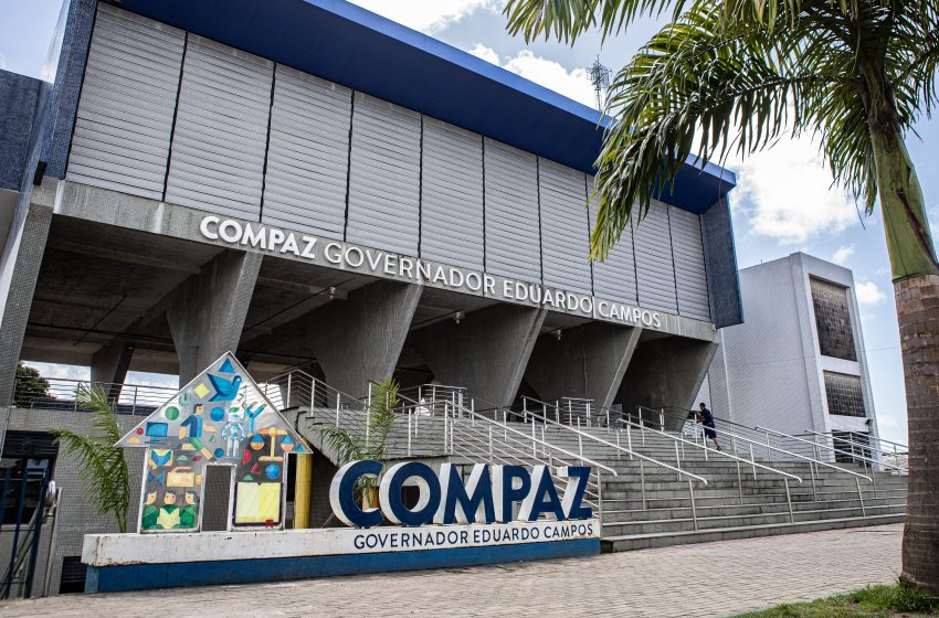 Compaz Eduardo Campos recebe a primeira Festa Literária das Periferias de Pernambuco Com programação gratuita de 10 a 14 de setembro, Flup reúne nomes como Itamar Vieira Junior e transforma o espaço em polo de literatura, diversidade e cidadania.