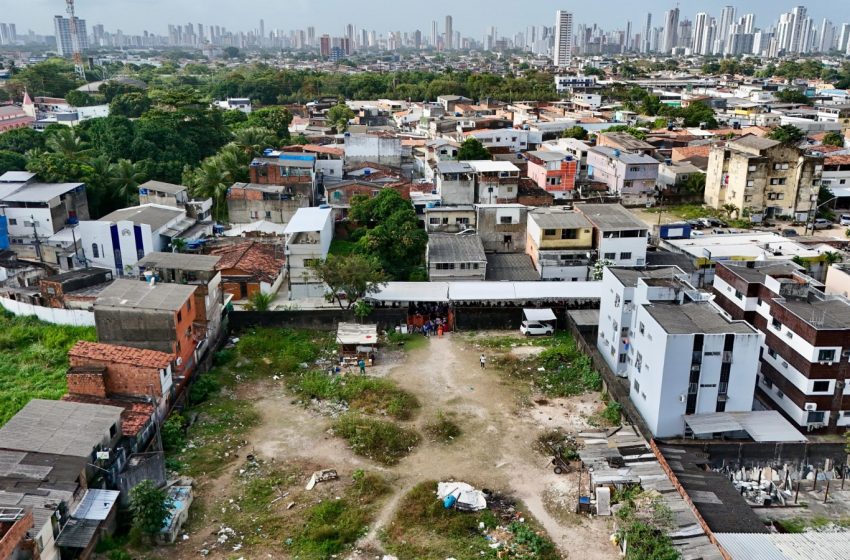  Pernambuco garante 310 novas moradias do Minha Casa Minha Vida para famílias em vulnerabilidade Com apoio do programa Morar Bem PE, três empreendimentos habitacionais serão construídos no Recife e em Santa Cruz do Capibaribe, somando R$ 49 milhões em investimentos e beneficiando movimentos sociais de luta por moradia.
