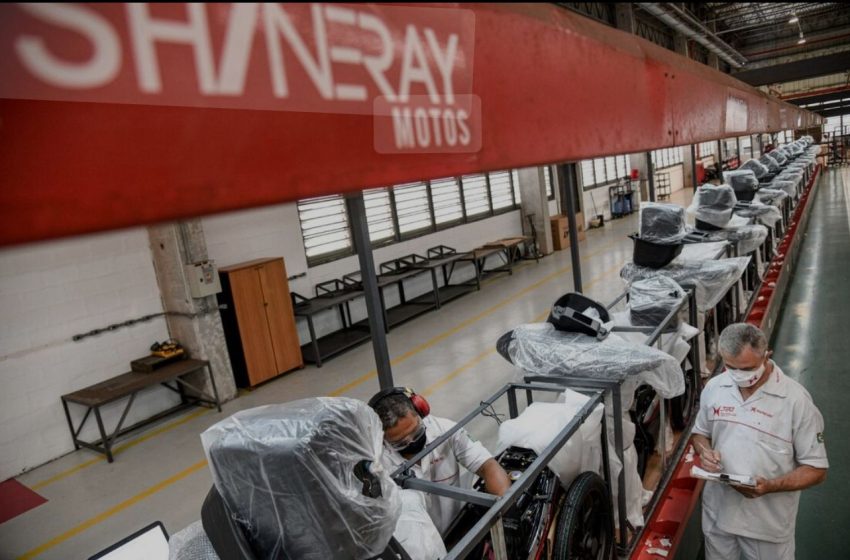  Shineray bate recorde histórico e se consolida como 3ª maior força do mercado de motos no Brasil Com 81.984 unidades vendidas entre janeiro e agosto, marca supera todo o volume de 2024 e alcança crescimento de 83,2%, atrás apenas de Honda e Yamaha.