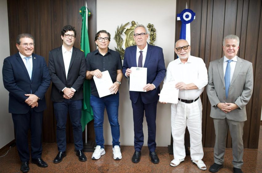  Convênio entre Alepe e Uninassau amplia atendimento médico e nutricional à população Parceria permite que professores e alunos de medicina e nutrição atuem em estágios supervisionados, fortalecendo projetos como o Alepe Cuida e ampliando especialidades atendidas.