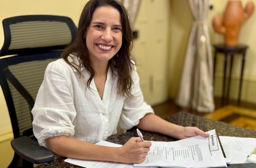  Governo de Pernambuco nomeia 606 novos analistas e assistentes para fortalecer a educação no Estado Ato assinado pela governadora Raquel Lyra nomeia 102 analistas e 504 assistentes administrativos educacionais; desde 2023 já são mais de 3,2 mil profissionais incorporados à rede.