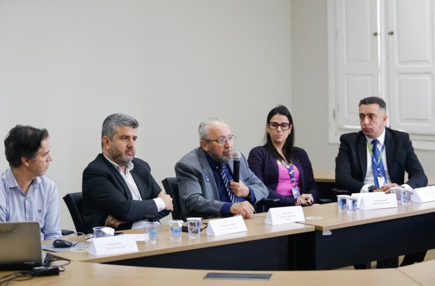  Pernambuco publica edital de concessão parcial de água e esgoto com investimento de R$ 19 bilhões Projeto regionalizado visa universalizar o saneamento no estado, garantindo Tarifa Social para 1,6 milhão de pessoas e cumprimento do Marco Legal do Saneamento.