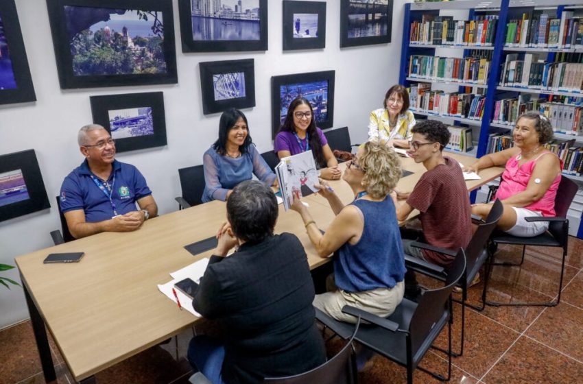  Alepe realiza Clube do Livro especial do Setembro Amarelo com foco na ansiedade Encontro será baseado no livro Mentes Ansiosas, da psiquiatra Ana Beatriz Barbosa Silva, e contará com palestras voltadas ao público e a trabalhadores da obra do Palácio Joaquim Nabuco.