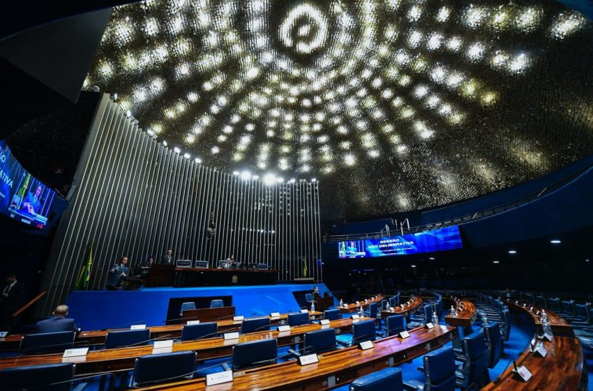  Humberto Costa lidera corrida ao Senado em Pernambuco, aponta pesquisa Real Time Big Data Levantamento divulgado pela CNN mostra o senador com até 22% das intenções de voto; Silvio Costa Filho, Anderson Ferreira, Eduardo da Fonte e Miguel Coelho aparecem em cenários alternativos.