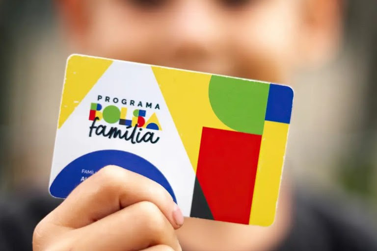  Repasses do Bolsa Família de setembro têm início nesta quarta (17) e chegam a 19 milhões de famílias Valor médio do benefício é de R$ 682, com investimento de R$ 12,96 bilhões do Governo Federal; pagamentos seguem até 30 de setembro de acordo com o final do NIS.