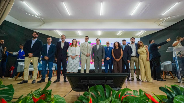  Caruaru recebe novos canais públicos de TV com apoio do Programa Brasil Digital Ministro das Comunicações, Frederico de Siqueira Filho, e presidente da EBC, André Basbaum, participaram da inauguração que amplia o acesso a conteúdos educativos, culturais e de serviços.