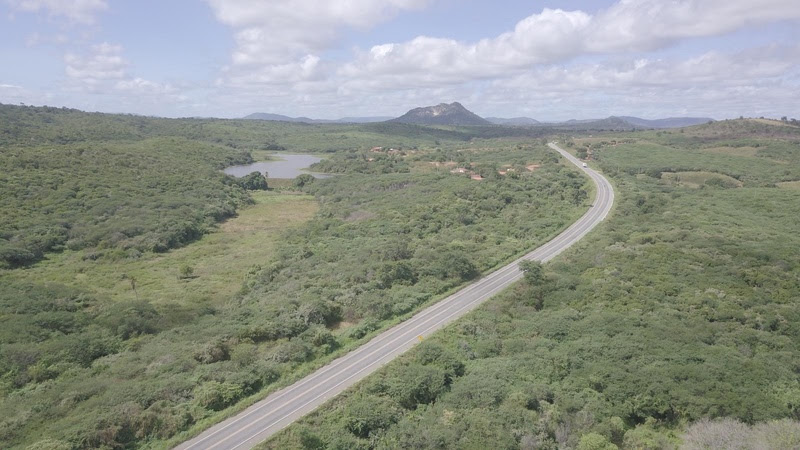  Banco do Nordeste financia R$ 500 milhões para modernização e segurança da BR-116 em Minas Gerais Obras contemplam duplicações, passarelas, retornos e acessos no Vale do Rio Doce, beneficiando usuários e municípios da região.