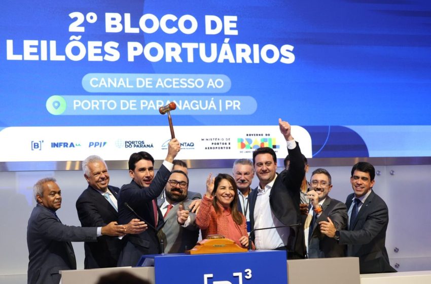 Consórcio CCGD vence leilão e assume dragagem do canal de acesso ao Porto de Paranaguá Com investimento de R$ 1,22 bilhão, consórcio formado pelas empresas FTSPar e Grupo Deme vai ampliar o calado de 13,5 para 15,5 metros, permitindo a entrada de navios maiores e aumentando a capacidade operacional do porto.