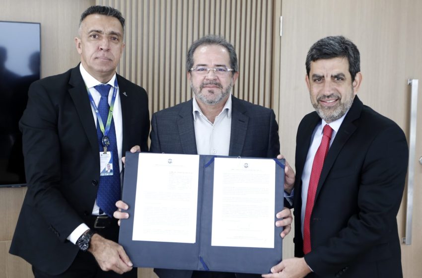  Compesa recebe terreno do TCE-PE para construir nova Estação Elevatória de Esgoto no Recife Unidade moderna beneficiará cerca de 90 mil pessoas, terá vazão de 311 litros por segundo e será executada por PPP com a BRK, substituindo estação atual da Rua da Aurora.