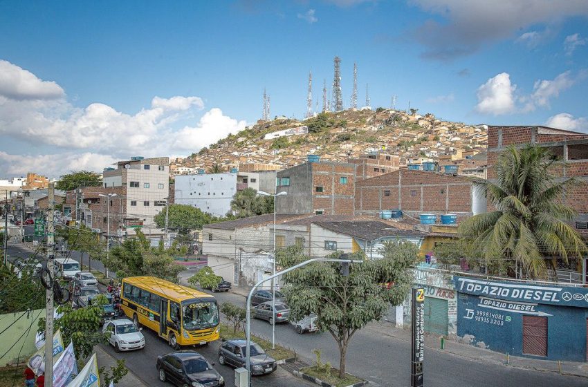  Caruaru registra queda de 25% nas mortes violentas em setembro e consolida 2025 como ano de menor violência Com seis mortes violentas intencionais no mês, cidade contabiliza 75 ocorrências no ano, redução de 20% em relação a 2024; resultado reflete integração das forças de segurança e ações de prevenção.