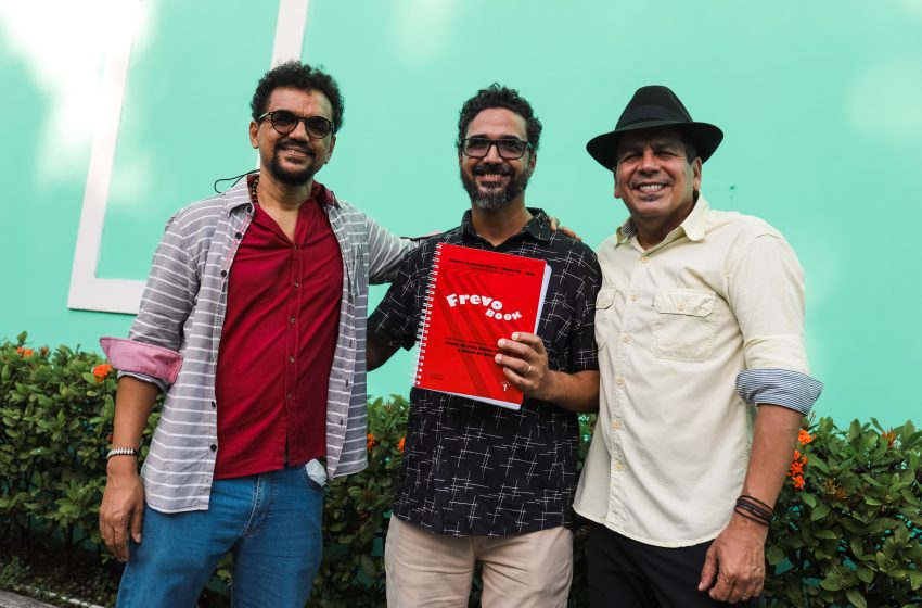  FrevoBook de Climério de Oliveira, Marcos FM e Spok é lançado no Conservatório Pernambucano de Música Obra reúne 48 composições de frevo de rua, frevo-canção e frevo de bloco, com partituras, versão bilíngue e áudio-livro acessível, e terá distribuição gratuita no Recife.