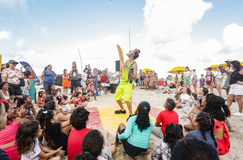 Festival de Circo anima o Dia das Crianças no Sítio Trindade com shows e feira criativa Promovido pela Brasilidades Feira Criativa, o evento “Viva Circo” acontece neste domingo (12), das 15h às 20h, com apresentações de palhaços, música, feira gastronômica e encontro de carros antigos.