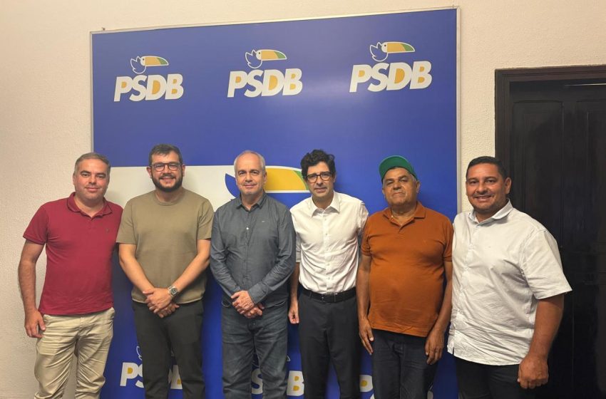  Oposição de Iati declara apoio à pré-candidatura de Gabriel Porto a deputado federal Alinhado ao deputado Rodrigo Farias, o grupo liderado por Alexandre Tenório, Zé de Moisés, Danilo Albuquerque e Rodrigo Gueiros reforça o projeto político de Gabriel Porto, que destaca compromisso com o desenvolvimento de Iati e de Pernambuco.